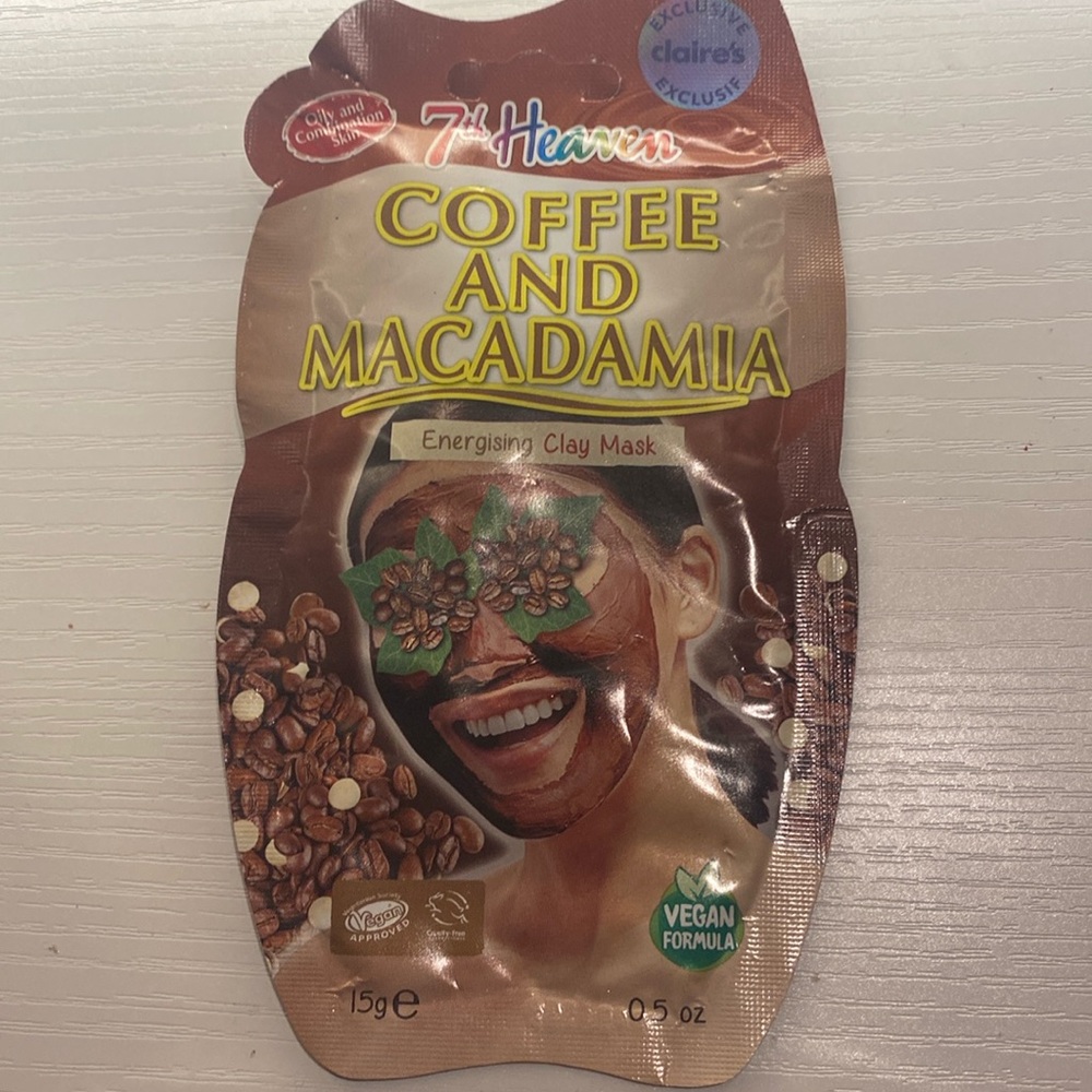 Coffee and macadamia energising face clay mask